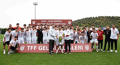 Manisa FK U19 Takımı, 177 takım arasında Türkiye şampiyonu oldu