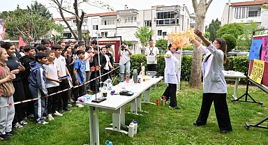 Manisa'da öğrenciler bahar şenliği ile geleceğe çiçek açtı