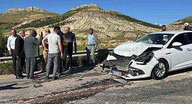 Mardin'de iki araç çarpıştı: 1 yaralı