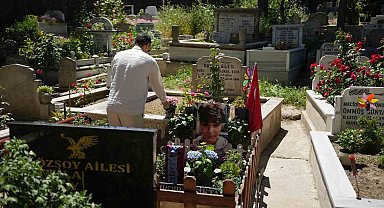 Mattia Ahmet Minguzzi'nin ailesi, bayramın ilk günü çocuklarının mezarını ziyaret etti