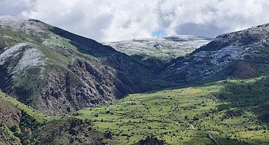 Mayıs sonunda Gümüşhane'nin zirvelerinde kar sürprizi