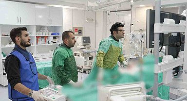 MEAH'ta bir günde 3 kalp deliği başarıyla kapatıldı