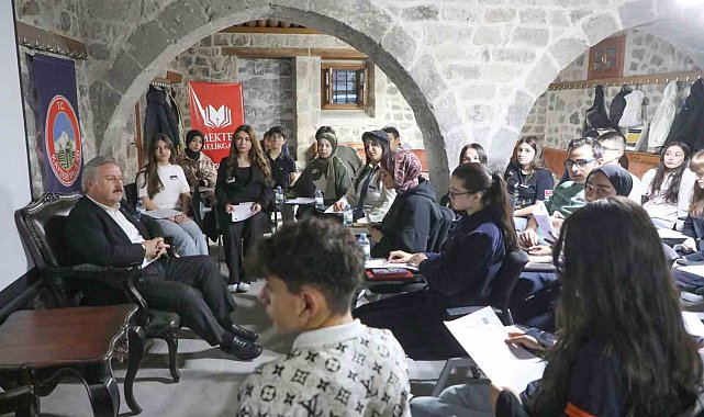 Melikgazi Belediyesi gençlerin hayallerine imza atmaya devam ediyor