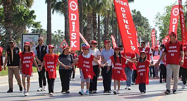 Mersin'de 1 Mayıs coşkuyla kutlandı