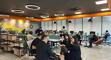 Mersin'de iş dünyası ve gençler aynı çatıda buluşuyor