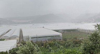 Mersin'de meteorolojinin uyarısı sonrası yağış etkili oluyor
