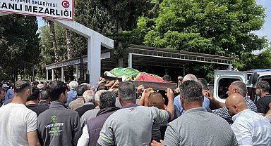 Mersin'deki yağ fabrikasındaki patlamada ölen işçi toprağa verildi