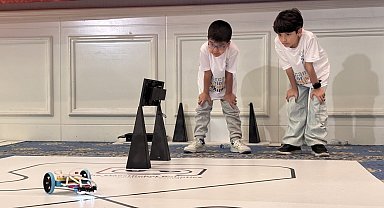 Mersinli öğrenciler robotik yarışmasında Türkiye derecesi yaptı