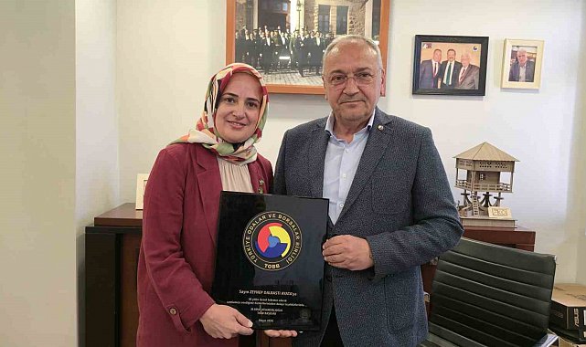 Mesleğinde 30 yılı doldurdu, plaketini Cumhurbaşkanı Erdoğan'ın elinden aldı