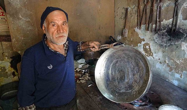 Meslekte 55 yılı geride bıraktı: Şimdi yetiştirecek çırak bulamıyor