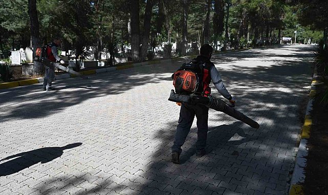 Mezarlıklar bayram ziyaretine hazır hale getirildi