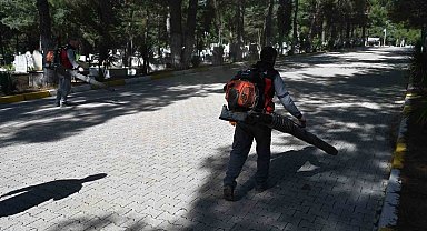 Mezarlıklar bayram ziyaretine hazır hale getirildi