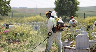 Mezarlıklarda bayram mesaisi