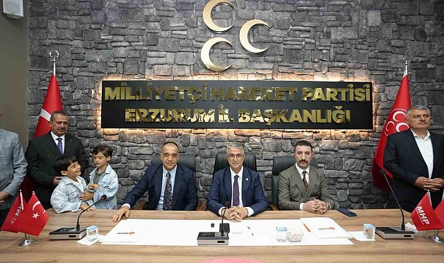 MHP'de bayramlaşma coşkusu