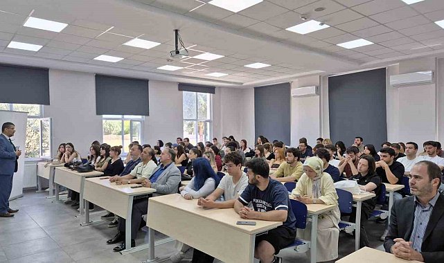 Milas Veteriner Fakültesi'nde 'Ailem benim her şeyim' paneli