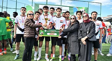 Mini Dünya Kupası'nda kardeşlik kazandı: Yeşilyurt'ta uluslararası futbol coşkusu