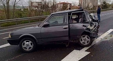 Minibüs park halindeki otomobile çarptı: 3 ölü, 5 yaralı