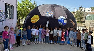Minik astronotlar uzaya yolculuk yaptı