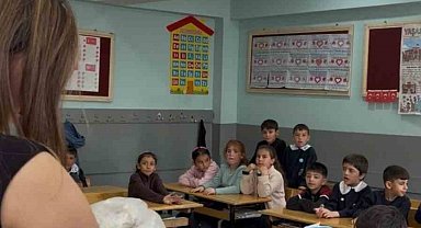 Minik öğrenciler bayram sevincini erken yaşadı
