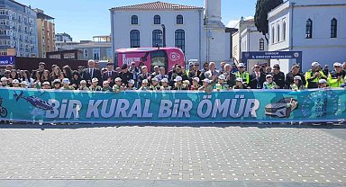 Minikler direksiyona geçti, vatandaşlar takla simülasyonunu deneyimledi