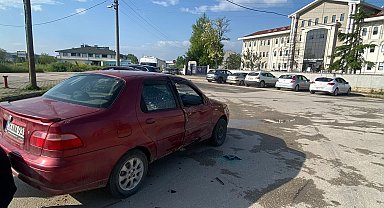 Motosiklet ile otomobil çarpıştı: 5 yaralı