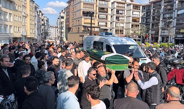 Motosiklet kazasında hayatını kaybeden sanatçı son yolculuğuna uğurlandı