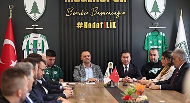 Muğla Büyükşehir Belediye Başkanı Aras: "Muğla'mızı bayraklarla donatalım"