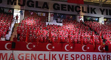 Muğla'daki 19 Mayıs coşkusu salonlara sığmadı