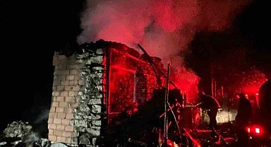Müstakil evde çıkan yangında yaşlı kadın yaralandı