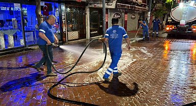 Nazilli Uzun Çarşı Büyükşehir ekipleriyle pırıl pırıl oldu