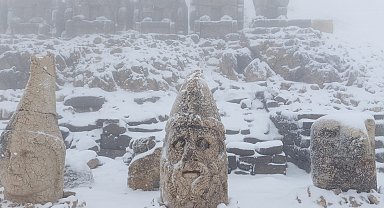Nemrut Dağı'nda mayısta kar sürprizi