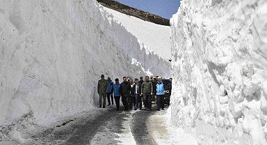 Nemrut Kalderası'nda kar esareti bitti: 10 metrelik kar duvarları aşıldı