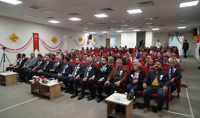 Niğde Vali Yardımcısı Divli: "Nüfusun kendini yenileme seviyesi 2,10'dur, konu 1 yıllık çalışmalarla çözülebilecek konu olmaktan çıkmıştır"