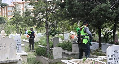 Niğde'de mezarlıklar Kurban Bayramı ziyaretlerine hazırlanıyor