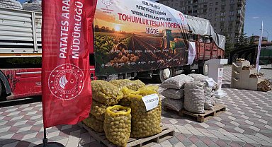 Niğde'de yerli ve milli tohum hamlesi: 60 ton patates tohumu üreticilere dağıtıldı