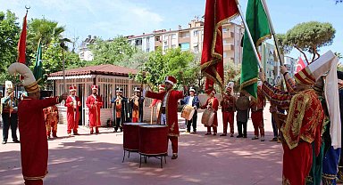 Ödemiş'te mesleki eğitim için anlamlı kortej yürüyüşü