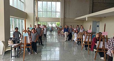 Öğrenciler öğretmen oldu, veliler yeniden sıralara döndü