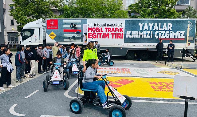 Oltu'da öğrencilere trafik eğitimi