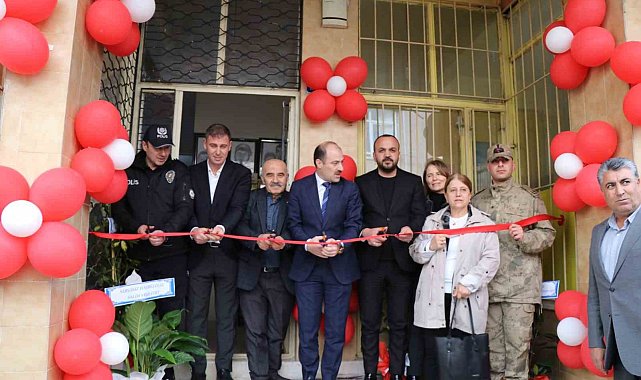 Oltu'da rölyef ve karakalem sergisi açıldı