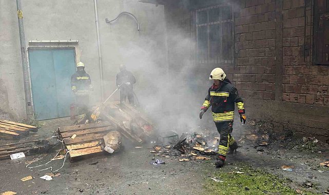Ordu'da atık malzeme ve paletlerin bulunduğu alanda yangın