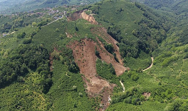 Ordu'da heyelan bölgesi havadan görüntülendi: Dağ aşağı kaydı, 400 dönüm alan etkilendi