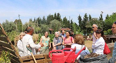 Organik atıklar komposta dönüşüyor