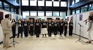 Ortaokul öğrencilerinden "Barış Manço" temalı sergi