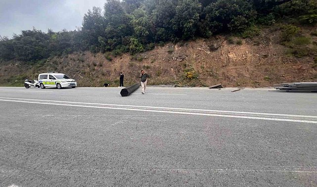 OSB yolunda kontrolden çıkan tır devrildi: 1 yaralı