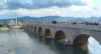 Osmancık'ta motosikletlilerden 19 Mayıs konvoyu