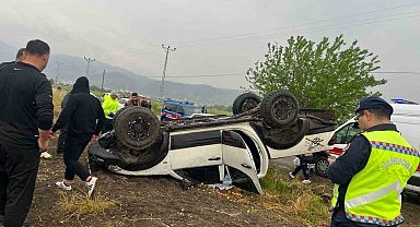 Osmaniye'de kontrolden çıkan otomobil tarlaya devrildi: 1 yaralı