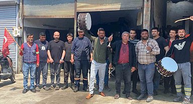Osmaniye'de sanayi esnafından 1 Mayıs'a davul zurnalı kutlama