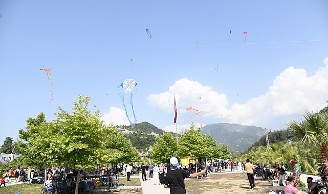 Osmaniye'de uçurtma şenliği festivale dönüştü