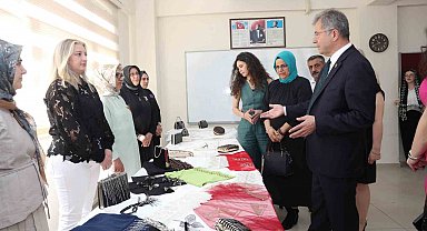OSMEK kursiyerlerinin eserleri Hüdavendigar'da sergilendi