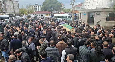 Otobüs kazasında hayatını kaybeden Elif, Tekirdağ'da defnedildi